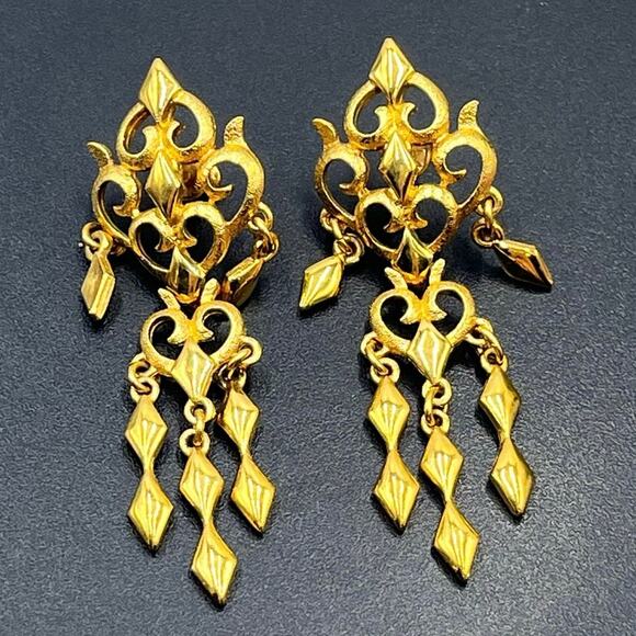 Monet Vintage High Shine Gold Plated Gold Chandelier Dangles Pierced Earrings - Picture 1 of 10